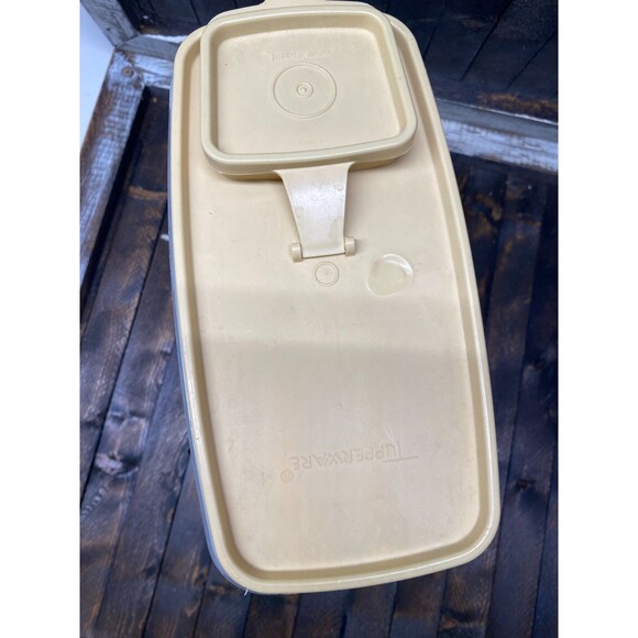Vintage Tupperware Cereal Keeper Beige 1589-3 With Pour Lid - Picture 5 of 9
